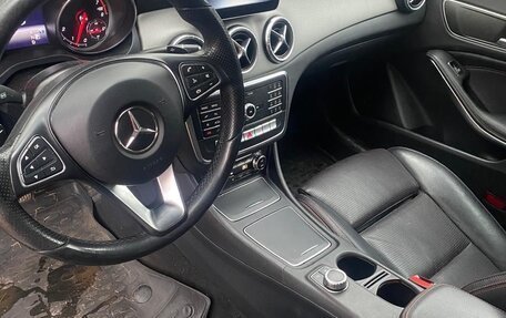 Mercedes-Benz CLA, 2018 год, 1 940 000 рублей, 7 фотография