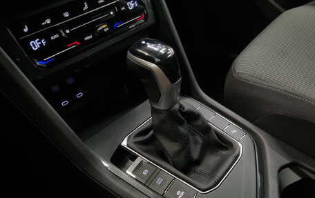 Volkswagen Tiguan II, 2021 год, 2 350 000 рублей, 10 фотография