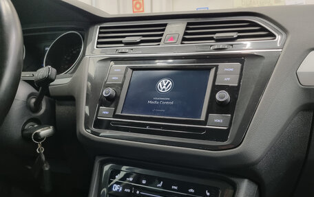 Volkswagen Tiguan II, 2021 год, 2 350 000 рублей, 6 фотография