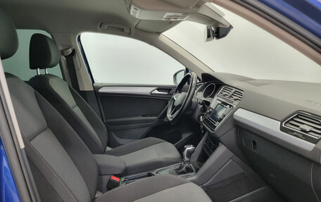 Volkswagen Tiguan II, 2021 год, 2 350 000 рублей, 13 фотография