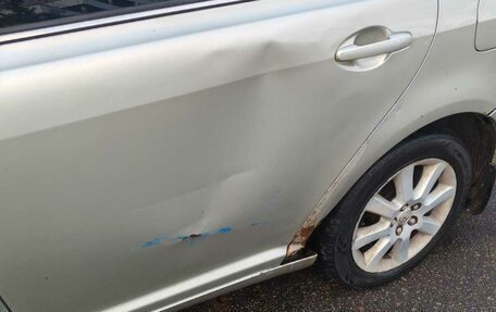 Toyota Avensis III рестайлинг, 2005 год, 510 000 рублей, 1 фотография