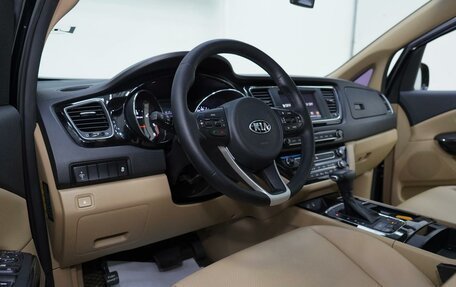 KIA Carnival III, 2016 год, 2 249 000 рублей, 5 фотография