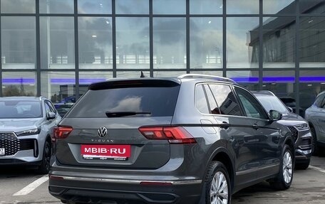 Volkswagen Tiguan II, 2021 год, 2 319 000 рублей, 6 фотография