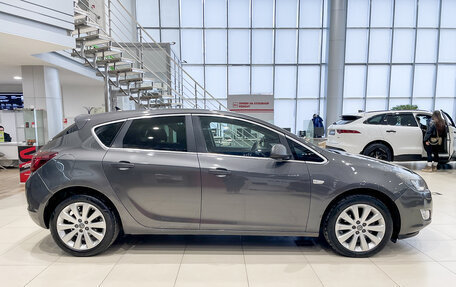 Opel Astra J, 2010 год, 550 000 рублей, 4 фотография