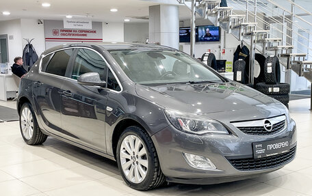 Opel Astra J, 2010 год, 550 000 рублей, 3 фотография