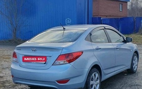Hyundai Solaris II рестайлинг, 2011 год, 780 000 рублей, 3 фотография