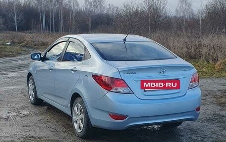 Hyundai Solaris II рестайлинг, 2011 год, 780 000 рублей, 2 фотография