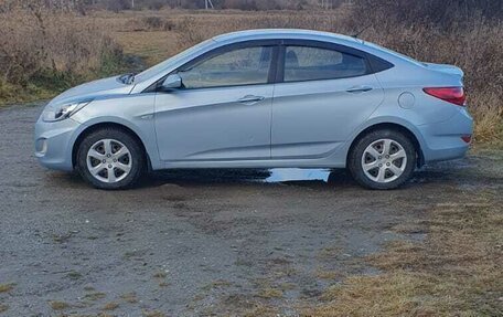 Hyundai Solaris II рестайлинг, 2011 год, 780 000 рублей, 4 фотография