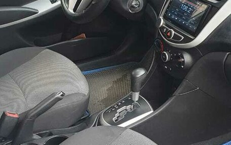 Hyundai Solaris II рестайлинг, 2011 год, 780 000 рублей, 6 фотография