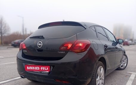 Opel Astra J, 2011 год, 670 000 рублей, 9 фотография