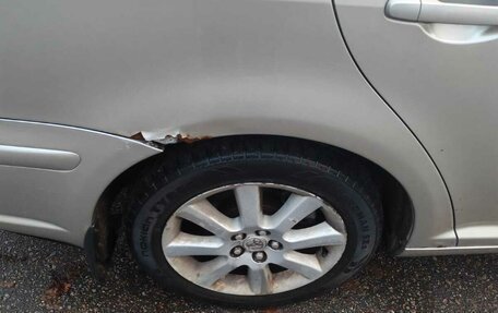 Toyota Avensis III рестайлинг, 2005 год, 510 000 рублей, 3 фотография