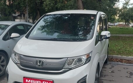 Honda Stepwgn IV, 2015 год, 1 650 000 рублей, 1 фотография