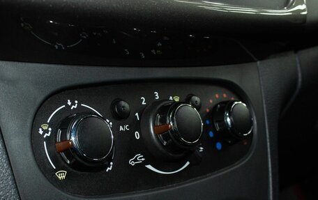 Renault Logan II, 2019 год, 1 150 000 рублей, 18 фотография