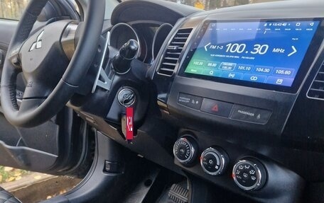 Mitsubishi Outlander III рестайлинг 3, 2011 год, 1 245 000 рублей, 2 фотография