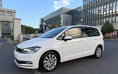 Volkswagen Touran III, 2021 год, 1 665 776 рублей, 1 фотография