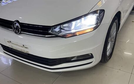 Volkswagen Touran III, 2021 год, 1 665 776 рублей, 2 фотография