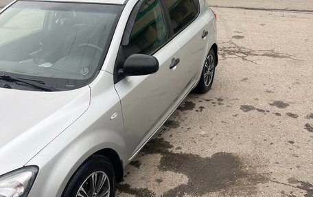 KIA cee'd I рестайлинг, 2010 год, 620 000 рублей, 2 фотография