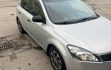 KIA cee'd I рестайлинг, 2010 год, 620 000 рублей, 3 фотография