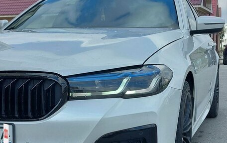 BMW 5 серия, 2019 год, 2 650 000 рублей, 3 фотография