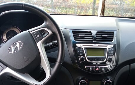 Hyundai Solaris II рестайлинг, 2013 год, 775 000 рублей, 15 фотография