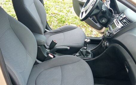 Hyundai Solaris II рестайлинг, 2013 год, 775 000 рублей, 20 фотография