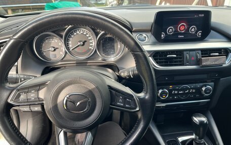 Mazda 6, 2018 год, 1 900 000 рублей, 25 фотография