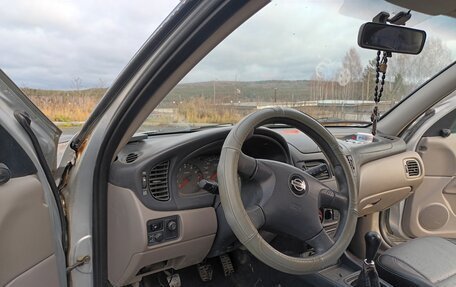 Nissan Almera, 2001 год, 300 000 рублей, 3 фотография