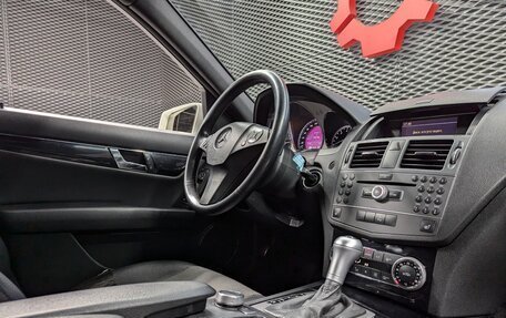 Mercedes-Benz C-Класс, 2010 год, 1 050 000 рублей, 29 фотография