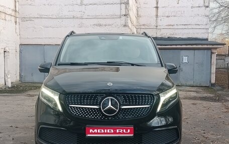 Mercedes-Benz V-Класс, 2019 год, 5 400 000 рублей, 1 фотография