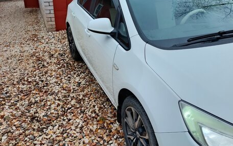 Opel Astra J, 2011 год, 700 000 рублей, 5 фотография