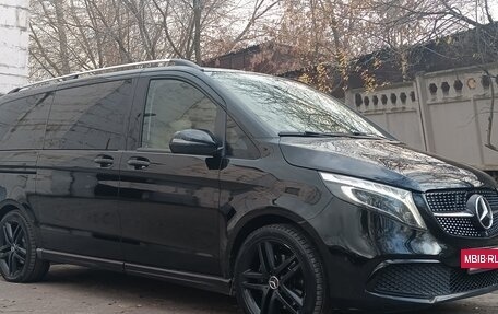 Mercedes-Benz V-Класс, 2019 год, 5 400 000 рублей, 3 фотография