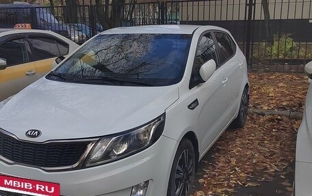 KIA Rio III рестайлинг, 2013 год, 900 000 рублей, 2 фотография