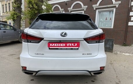 Lexus RX IV рестайлинг, 2021 год, 6 300 000 рублей, 9 фотография