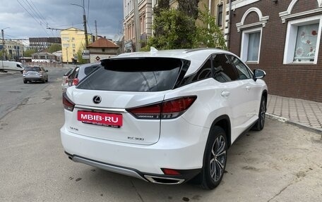 Lexus RX IV рестайлинг, 2021 год, 6 300 000 рублей, 10 фотография