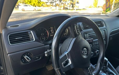 Volkswagen Jetta VI, 2014 год, 1 050 000 рублей, 3 фотография