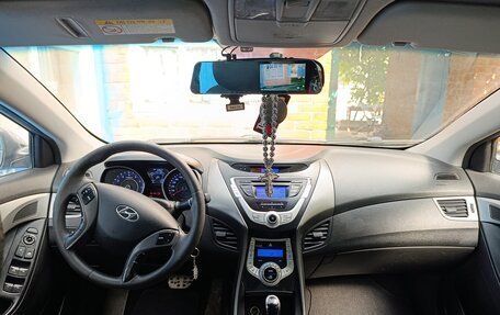 Hyundai Avante, 2011 год, 850 000 рублей, 5 фотография