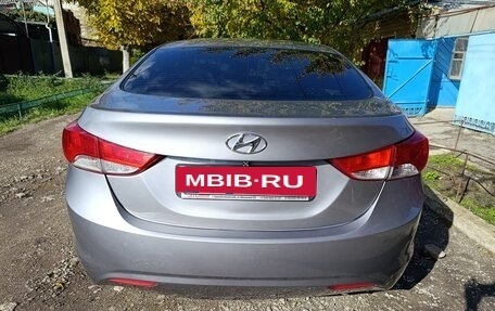 Hyundai Avante, 2011 год, 850 000 рублей, 3 фотография