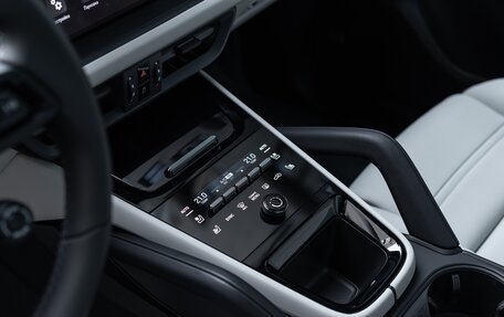 Porsche Cayenne III, 2024 год, 23 490 000 рублей, 22 фотография