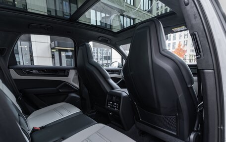 Porsche Cayenne III, 2024 год, 23 490 000 рублей, 39 фотография