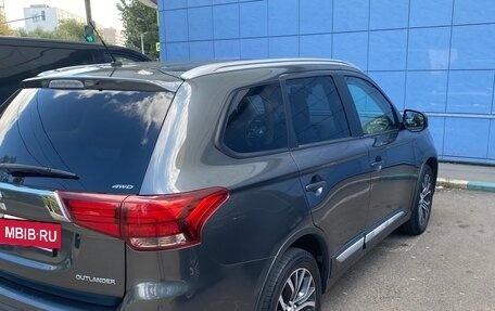 Mitsubishi Outlander III рестайлинг 3, 2015 год, 1 800 000 рублей, 3 фотография