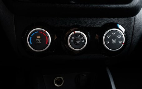 KIA Rio III рестайлинг, 2015 год, 860 000 рублей, 19 фотография