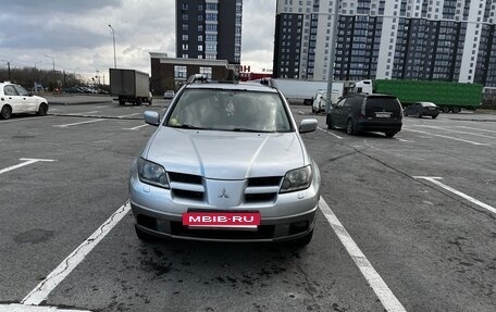 Mitsubishi Outlander III рестайлинг 3, 2005 год, 800 000 рублей, 8 фотография