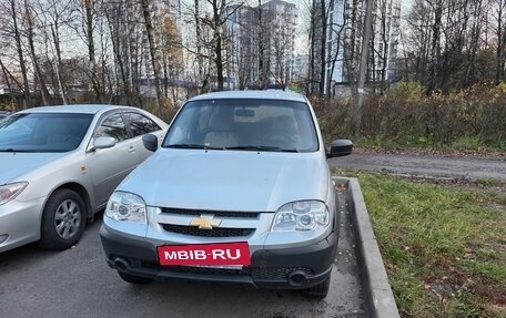 Chevrolet Niva I рестайлинг, 2013 год, 550 000 рублей, 3 фотография