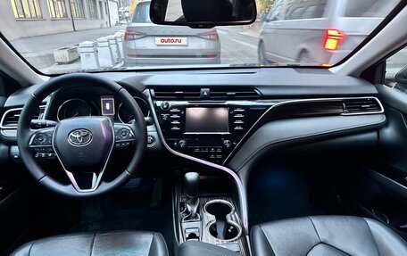 Toyota Camry, 2021 год, 2 600 000 рублей, 10 фотография