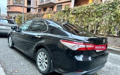 Toyota Camry, 2021 год, 2 600 000 рублей, 7 фотография