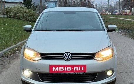 Volkswagen Polo VI (EU Market), 2013 год, 734 000 рублей, 2 фотография
