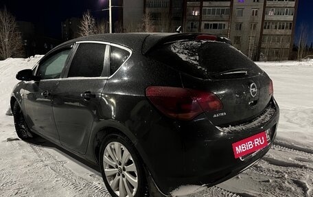 Opel Astra J, 2011 год, 660 000 рублей, 10 фотография