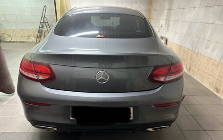 Mercedes-Benz C-Класс, 2019 год, 3 950 000 рублей, 1 фотография