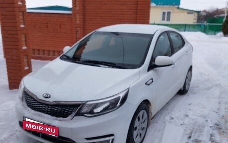 KIA Rio III рестайлинг, 2016 год, 1 000 000 рублей, 3 фотография