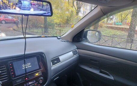 Mitsubishi Outlander III рестайлинг 3, 2018 год, 1 780 000 рублей, 7 фотография